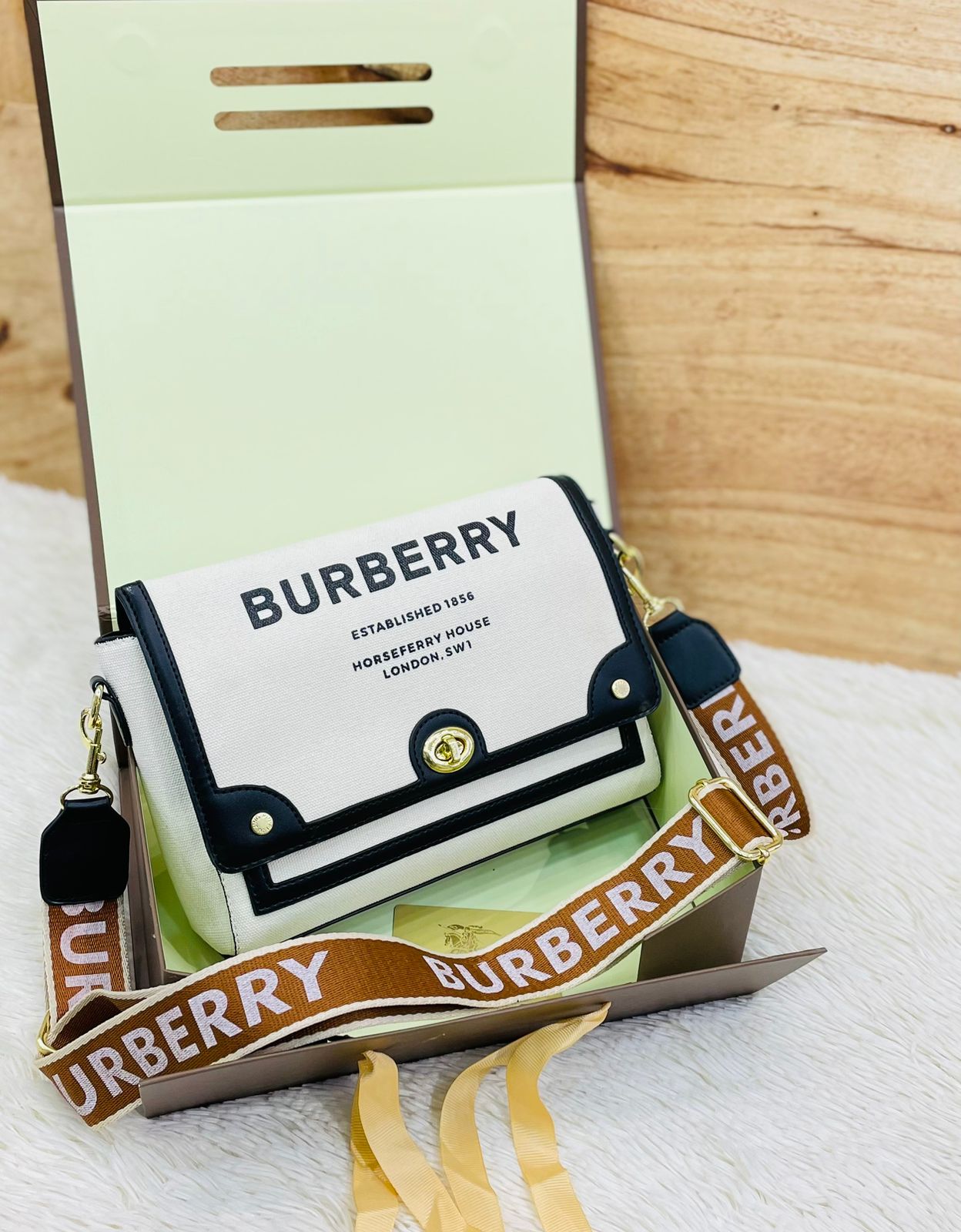 BURBERRY Vintage Check Shoulder Bag